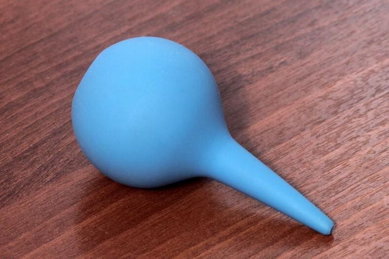 enema para limpiar el cuerpo de parásitos